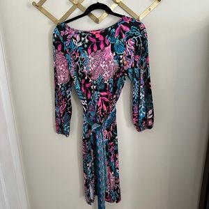 LILLY PULITZER belted 3/4 sleeve dress, XXS, black background. Worn 1x.